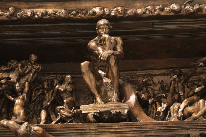 2. El Pensador sobre Las Puertas del Infierno. Foto - Wikimedia Commons