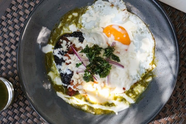 3. Chile relleno de prensado. Foto - @amarellorestaurante (Instagram) (Desayunar en León)