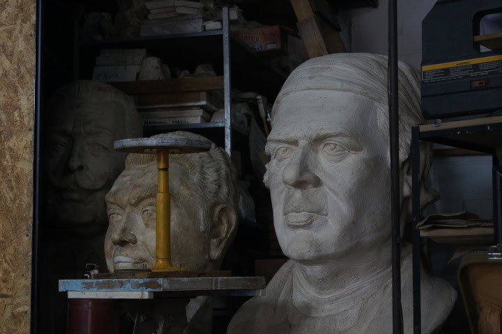 4. Bustos monumentales en Taller 23. Foto - Gus Espinosa