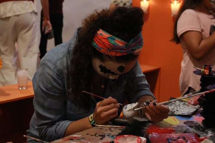 6. Taller artístico en Festival Vida y Muerte 2018. Foto - XCARET (Facebook)