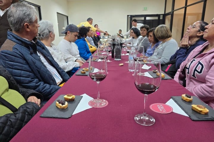 6. Degustación de vinos en la Hacienda Florida. Foto - Rehiletes