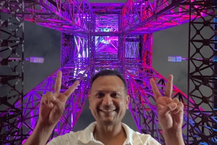 7. Viajero en la Torre Eiffel de Durango. Foto - rogelio carrillo (Google)
