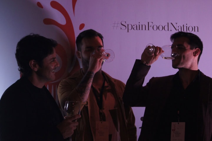 7. Brindis durante conferencia Eat Spain Drink Spain. Foto - Gus Espinosa 