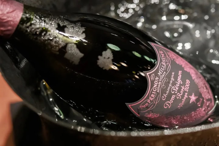 8. Botella de Dom Pérignon Rosé Vintage 2009. Foto - Domaine du Vin