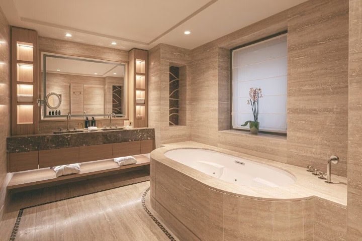 8. Baño en habitación de Castelfalfi. Foto - Castelfalfi (Expedia)
