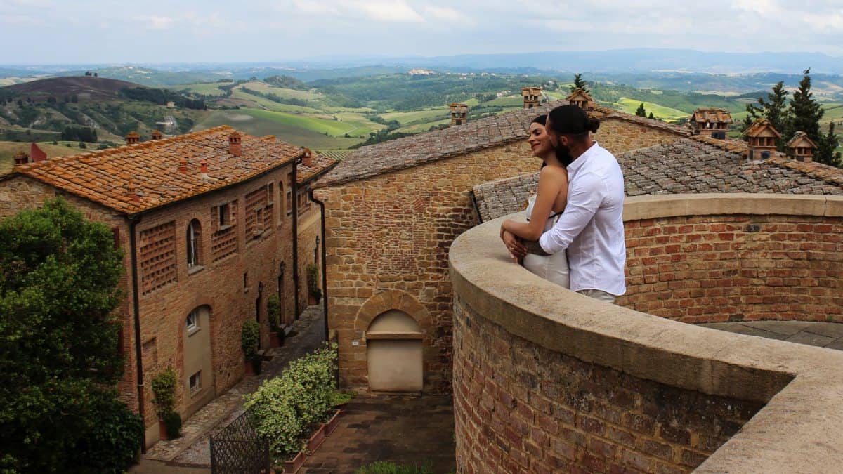CASTELFALFI - HOSPEDATE EN UN ANTIGUO PUEBLO MEDIEVAL