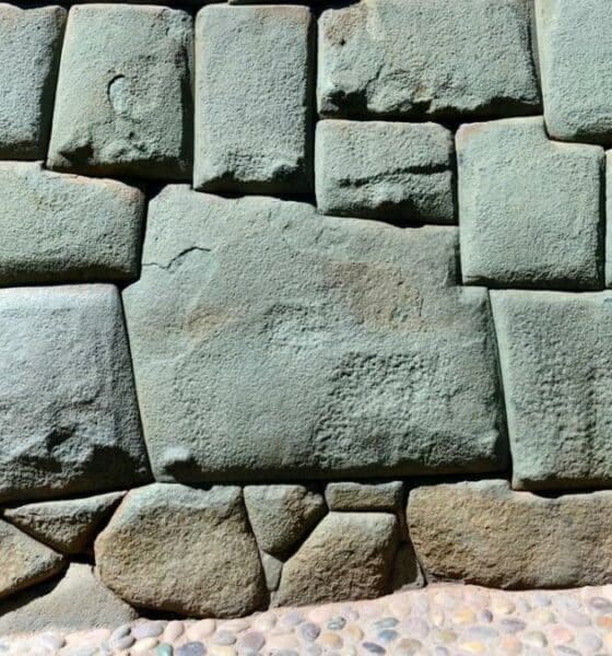 LA PIEDRA DE LOS 12 GRADOS EN CUSCO