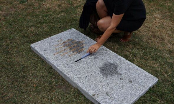 LLEVA TUS SECRETOS HASTA LA TUMBA EN EL CEMENTERIO DE LOS REYES