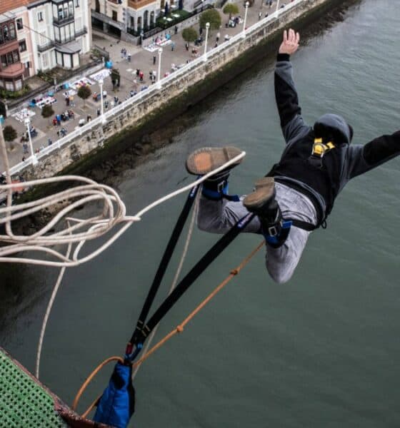 SALTO EN BUNGEE DESDE EL PUENTE DE VIZCAYA