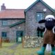 SHAUN THE SHEEP FARM GARDEN (1)