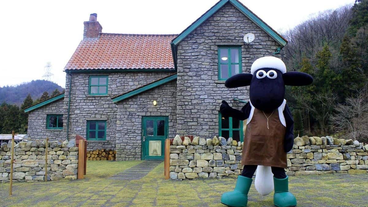 SHAUN THE SHEEP FARM GARDEN (1)