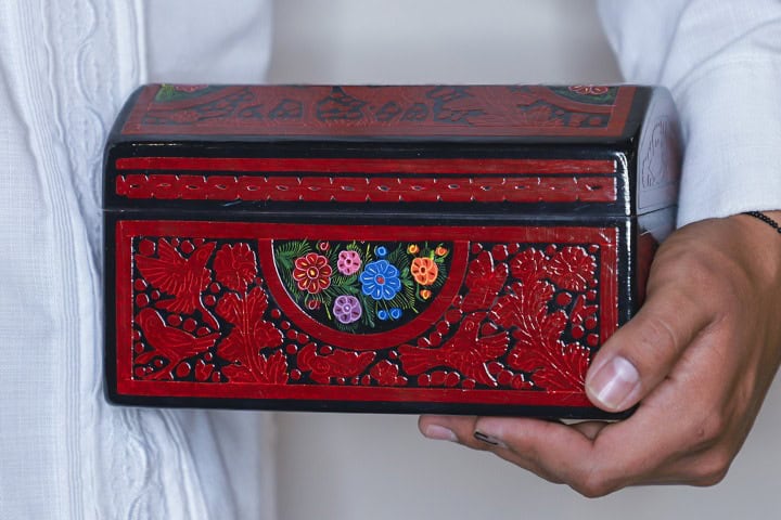1. Caja de Olinalá. Foto - @casamejicu_artesanias (Instagram)