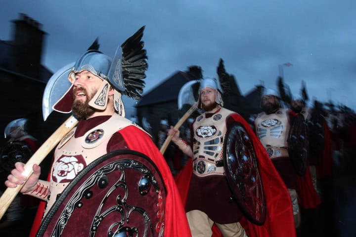 1. Up Helly Aa. Foto - Alamy