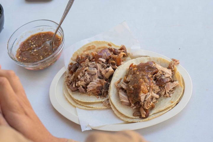 10. Taco de carnitas en Huandacareo. Foto . @alexvelgzz (Instagram)