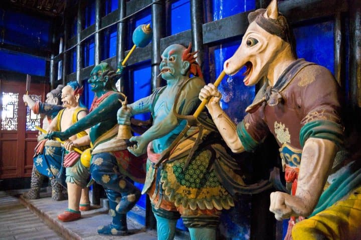 12. Estatuas en Fendgu. Foto - Alamy