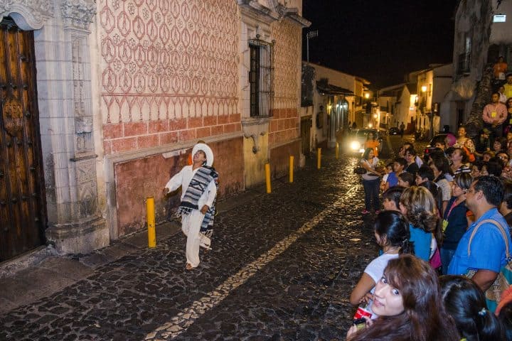 12. Tour de leyendas en Taxco de Alarcón. Foto - Recorrido de Leyendas en Taxco (Facebook)