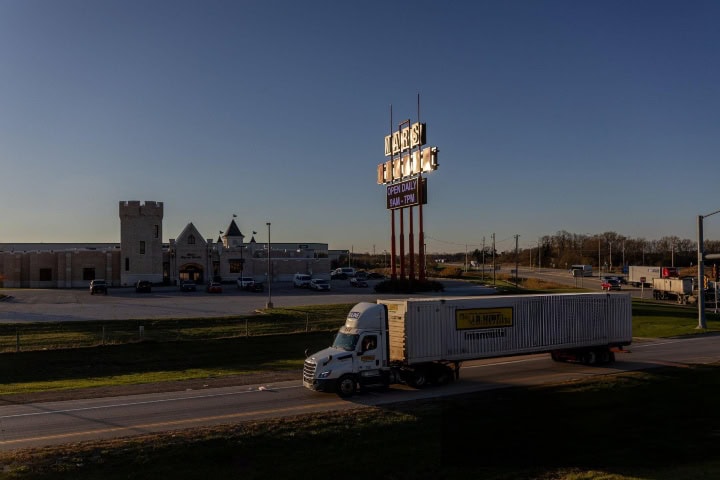 12. Mars Cheese Castle sobre la carretera. Foto - Getty Images