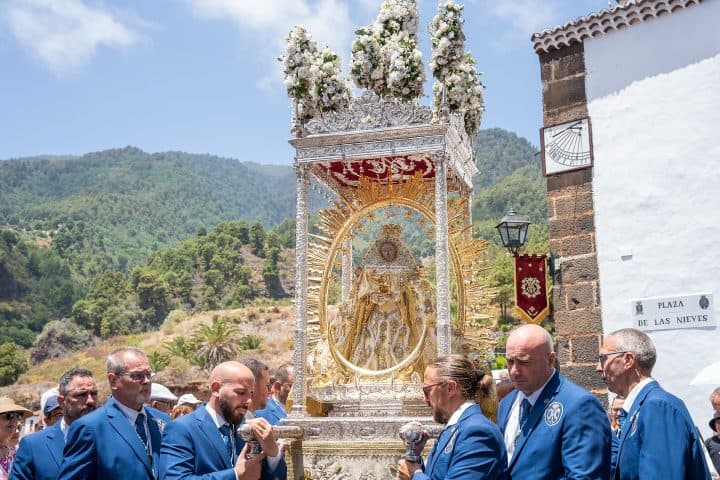 2. La Virgen de las Nieves. Foto - Bajada de la Virgen de las Nieves (Facebook)