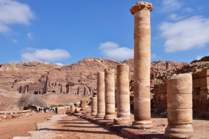 2. Calle de las columnas en Petra. Foto - bautrip.com