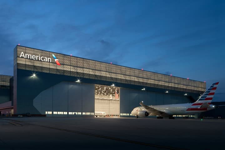 2. Hangar de American Airlines en el Aeropuerto Internacional de O'Hare. Foto - W.E. O'Neil Construction
