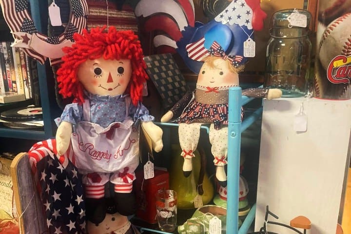 3. Antigüedades en Pink Elephant. Foto - The Pink Elephant Antique Mall (Facebook)