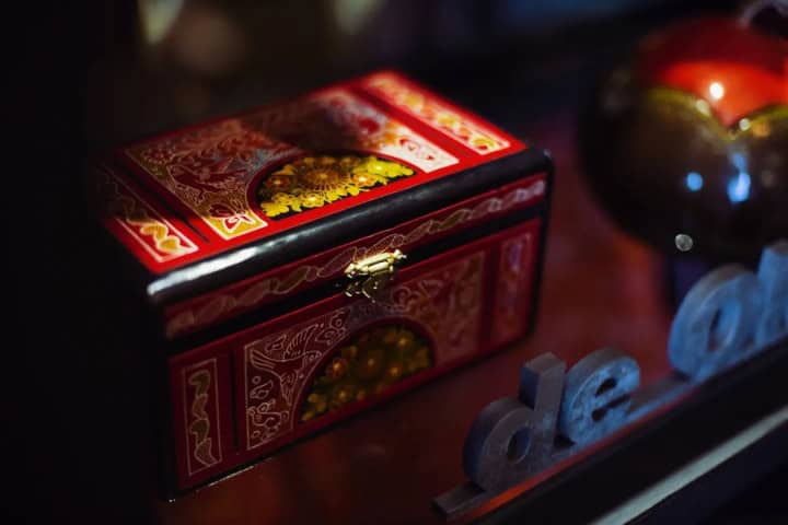 3. Caja de Olinalá. Foto - @banyantreepuebla (Instagram)