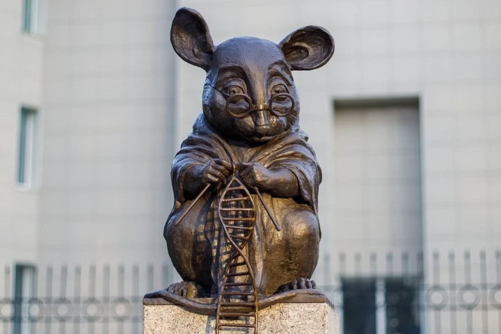 3. Monumento al Ratón de Laboratorio. Foto - @akademgorodok_nsk (Instagram)