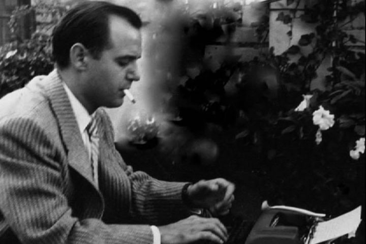 3. Federico García Lorca escribiendo. Foto - Filo