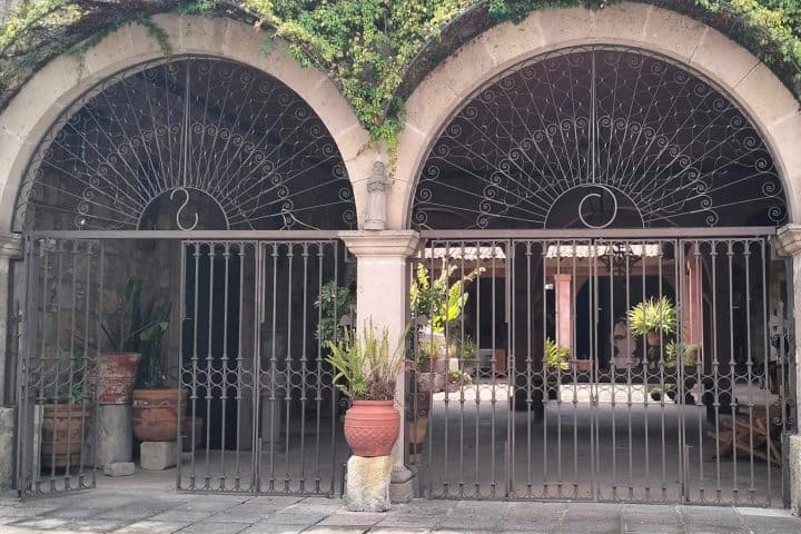 3. Puertas en la Casona de los Granados. Foto - Itukua.com (Facebook)