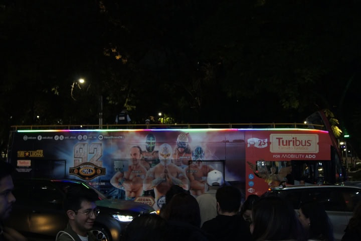 4. Autobus de Turiluchas. Foto - Gus Espinosa