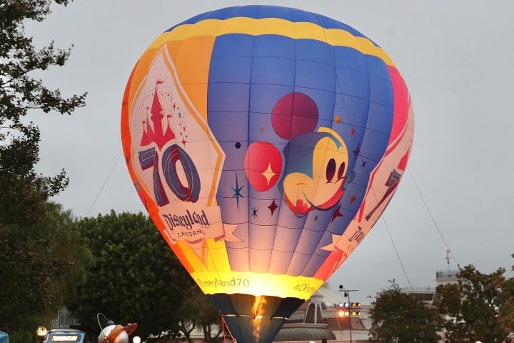 4. "Celebrate Happiness!". Foto - @coheteboy (Instagram)