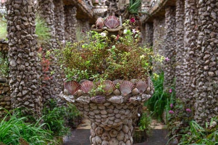 5. Decoración de conchas en el Jardín Rosa Mir. Foto - Fête de la Nature