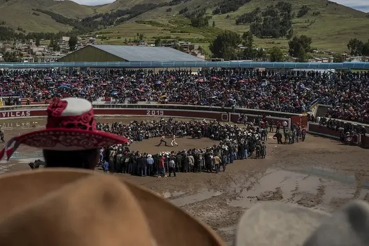 5. Plaza de toros celebrando el Takanakuy. Foto – Acercando Naciones