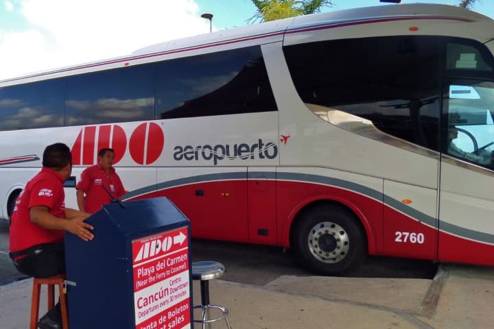 5. Bus de ADO Aeropuerto en Playa del Carmen. Foto - Everything Playa Del Carmen