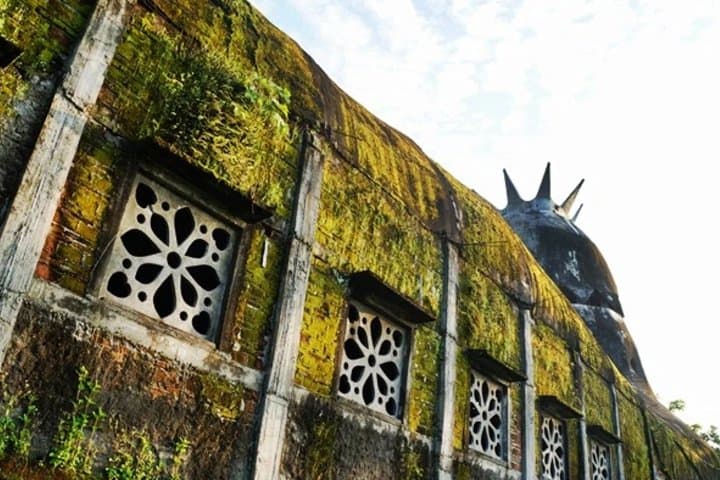 6. Gereja Ayam en estado de abandono. Foto - Putrinyanormal