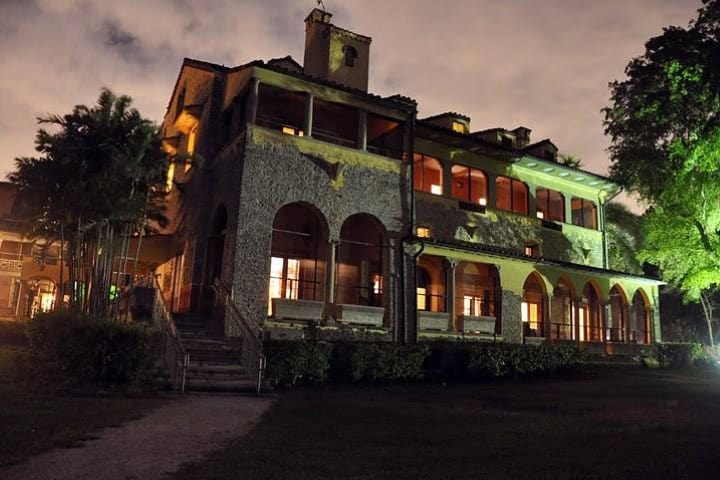 Museo Deering Estate: Historic Ghost Tour. Foto – coralgableslove.com