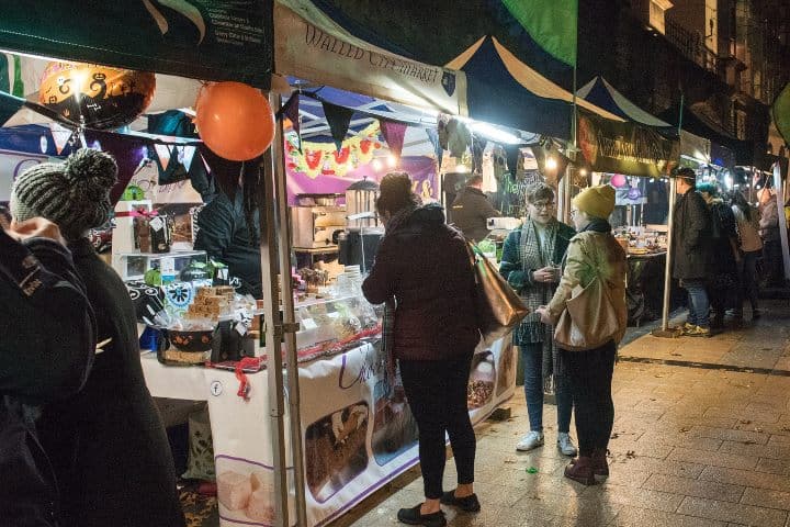6. Mercado de Brujas en Derry. Foto - Derry Halloween (Facebook)