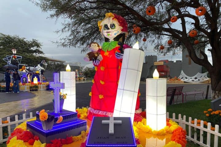 8. Altar de muertos durante el Festival de las Calabazas. Foto - @parqueguanajuato (Instagram)