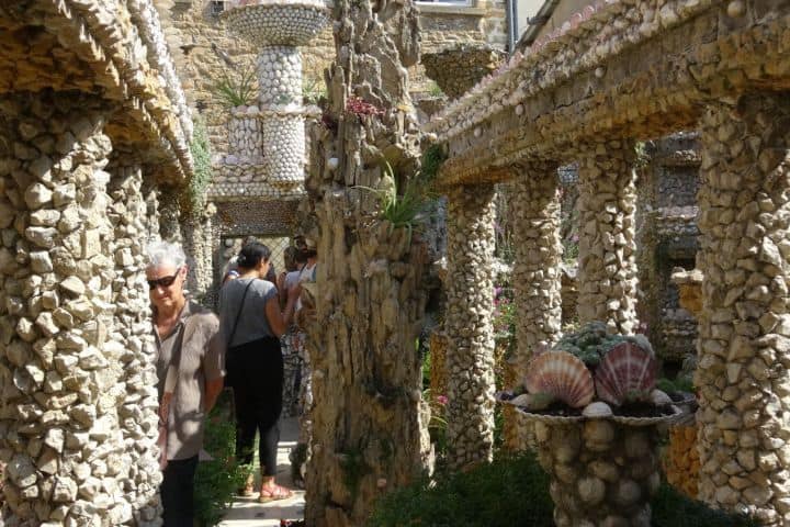 9. Visitantes en el Jardín Rosa Mir. Foto - Marie Claire Tixier (Facebook)