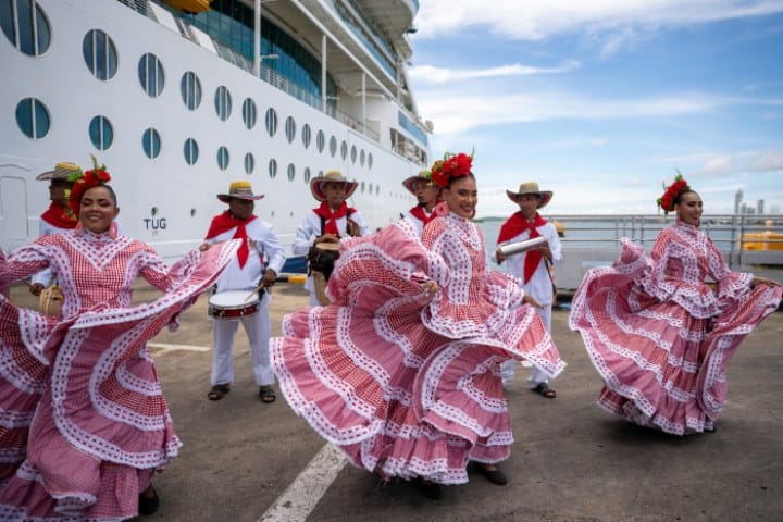 9. Royal Caribbean celebra la llegada del Serenade of the Seas a Cartagena, Colombia. Foto - Royal Caribbean