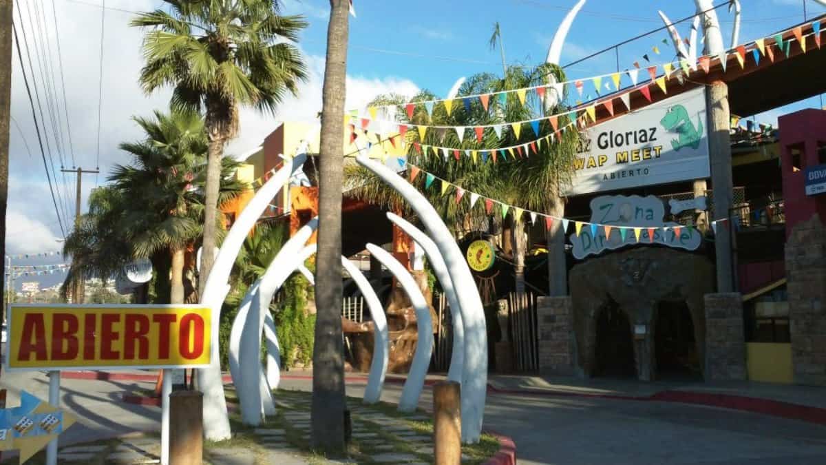 DINOZASTRE PARK PLAZA EN TIJUANA
