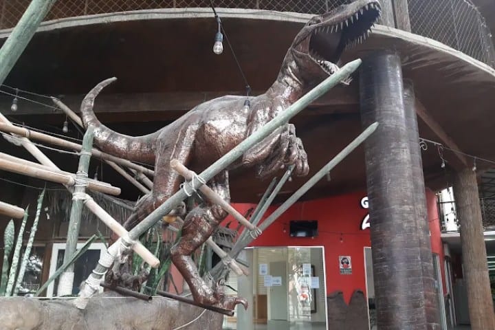 EXTRA. Dinosaurio en Dinozastre Park. Foto - Damian Estrada (Google Maps)