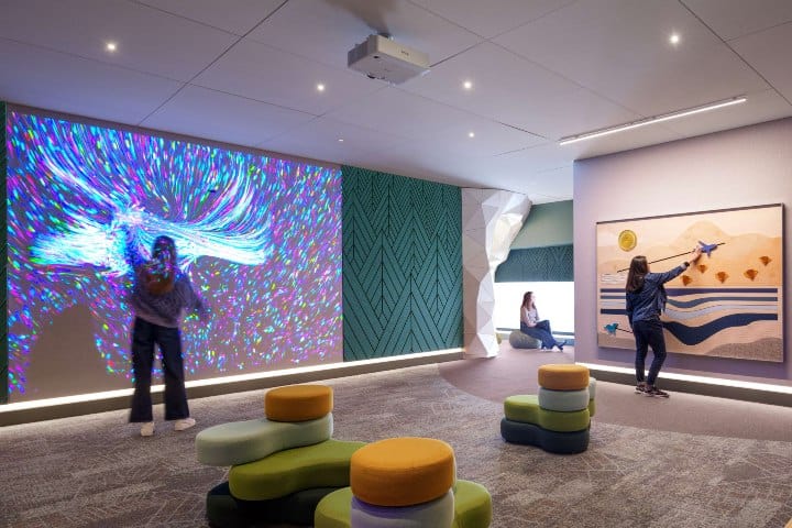 EXTRA. Sala Sensorial en el Aeropuerto Internacional de San Francisco. Foto - u_unicorns-exist (Reddit)