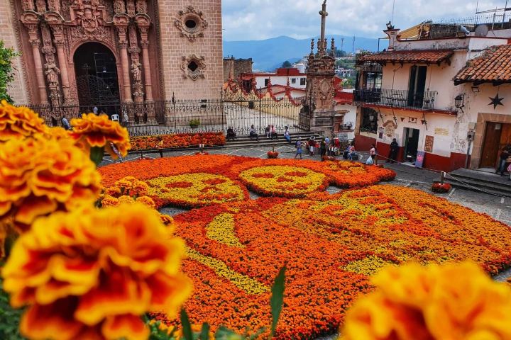 EXTRA. Taxco de Alarcón durante el Día de Muertos. Foto - Enjoying México