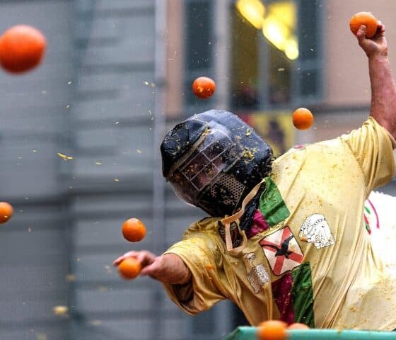 LA BATALLA DE NARANJAS EN ITALIA