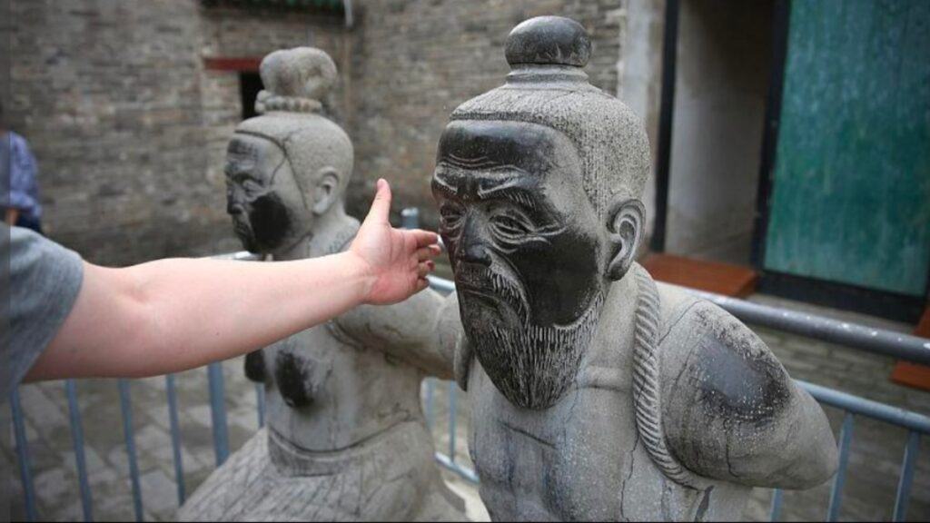 LAS ESTATUAS MÁS GOLPEADAS DE CHINA