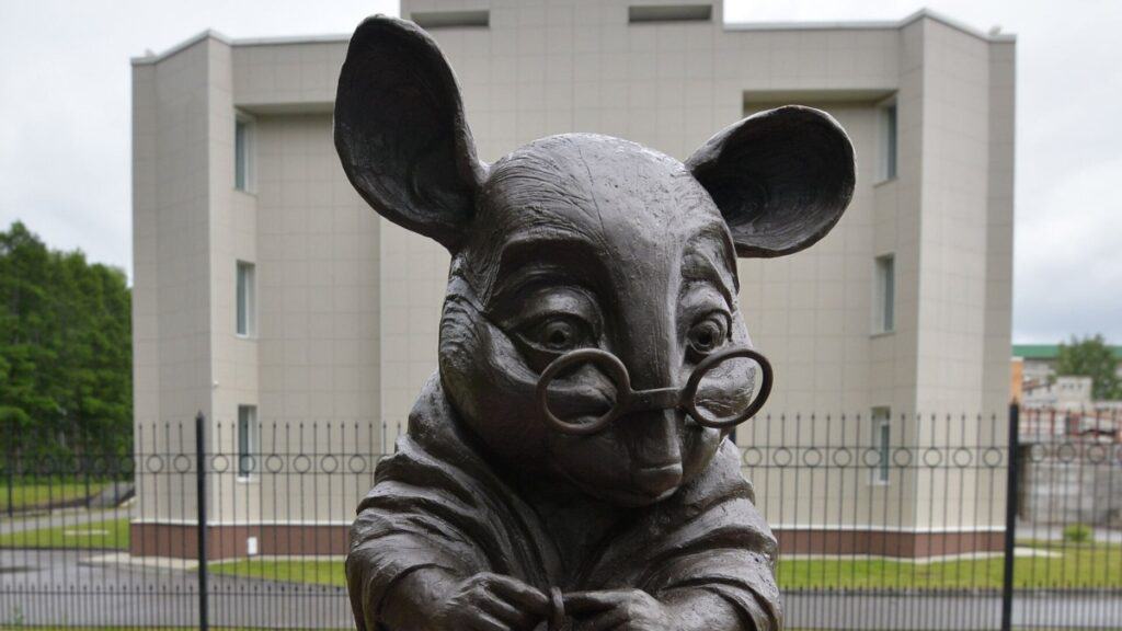 MONUMENTO AL RATÓN DE LABORATORIO