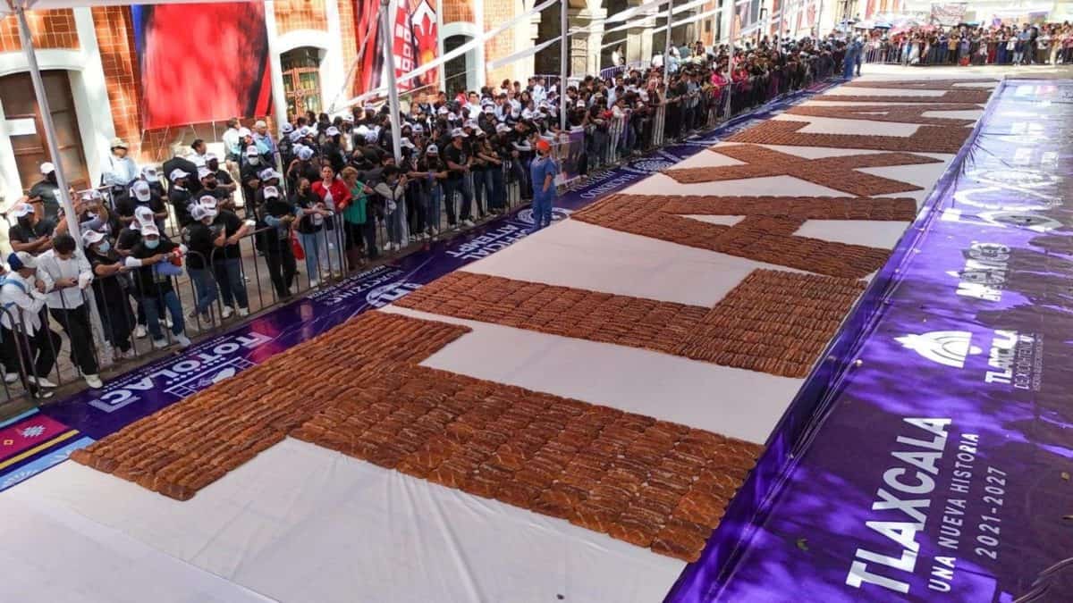 TLAXCALA ROMPE RECORD GUINNESS CON EL PAN DE FIESTA MÁS GRANDE DEL MUNDO