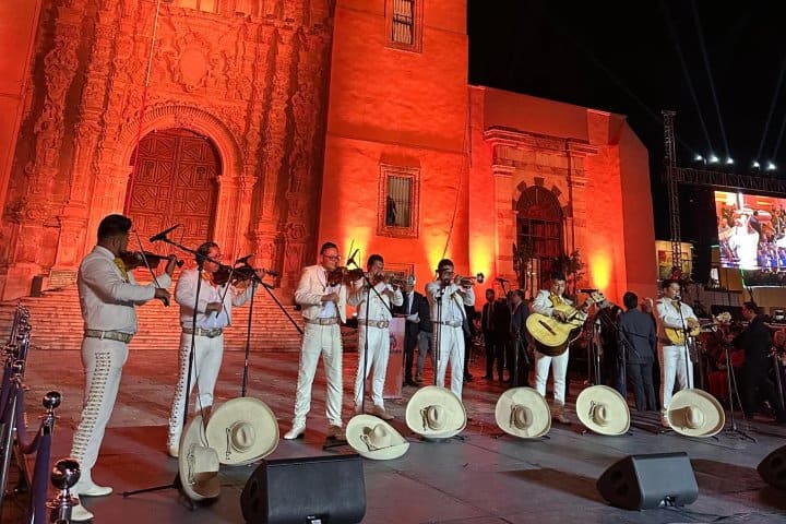 1. Mariachis en Dolores Hidalgo. Foto - @luizavg_msc (Instagram)