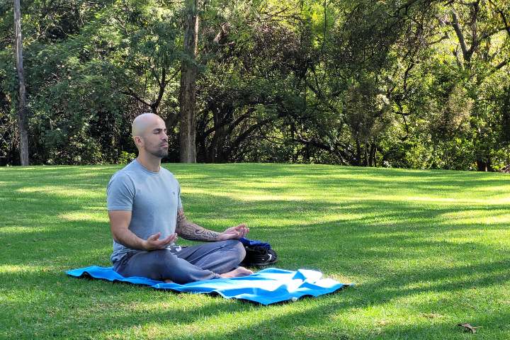 1. Meditación al aire libre en Desintoxicación y Reencuentro Espiritual. Foto - Rehiletes